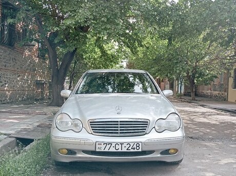 Mercedes C 240