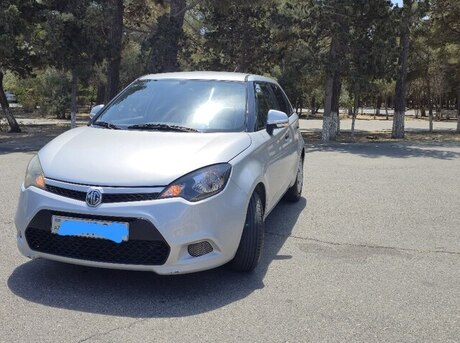 MG 3 2011