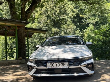 Hyundai Elantra 2024