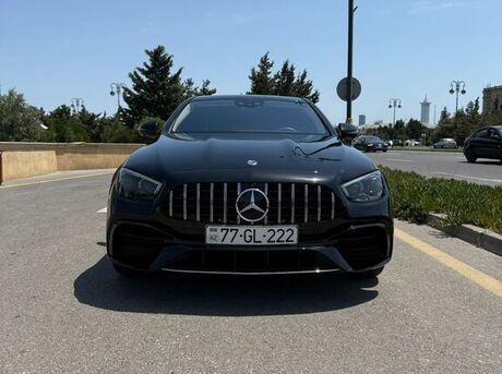 Mercedes E 300 e 4MATIC