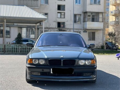 BMW 735 1998
