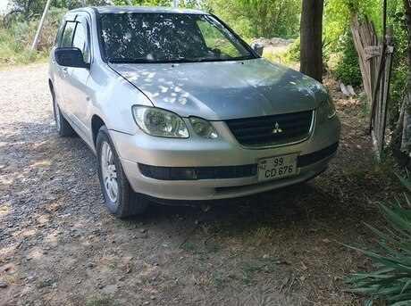 Mitsubishi Airtrek 2002