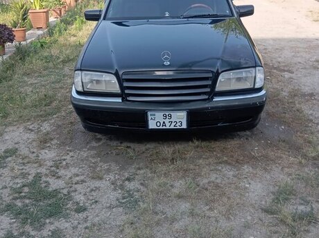 Mercedes C 240