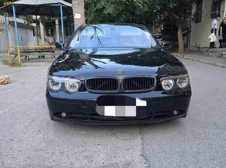 BMW 745