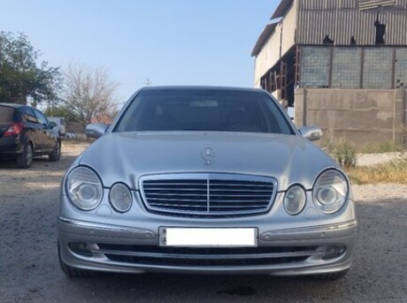 Mercedes E 240 2004