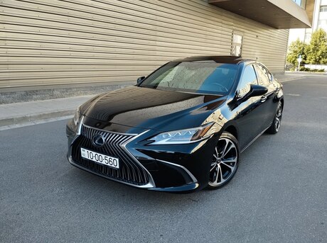 Lexus ES 300h 2021