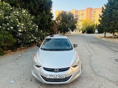 Hyundai Elantra 2011
