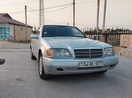 Mercedes C 180