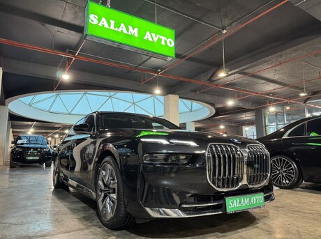 BMW i7