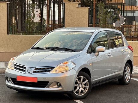 Nissan Tiida 2012
