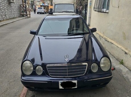 Mercedes E 270 2000