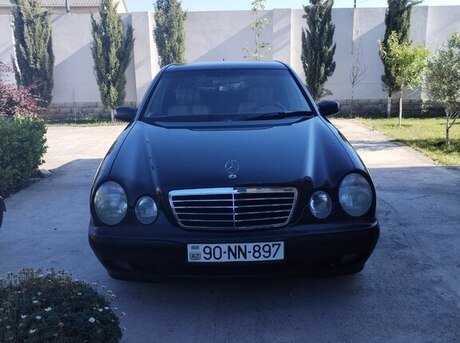 Mercedes E 220 d 2000
