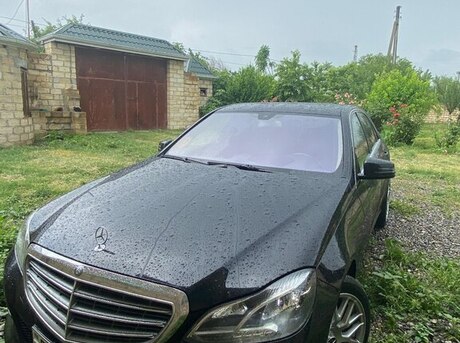Mercedes E 200