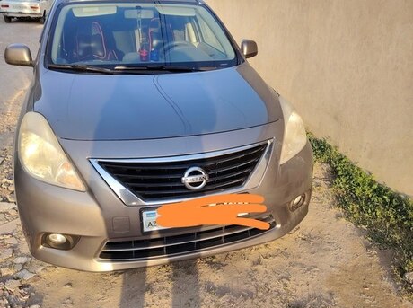 Nissan Sunny 2012