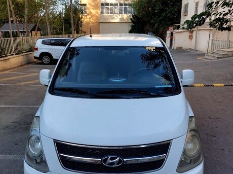 Hyundai H-1 2011