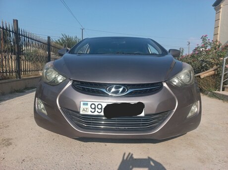 Hyundai Elantra 2011