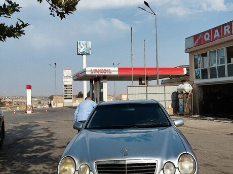 Mercedes E 270 2001