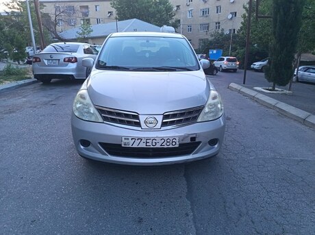 Nissan Tiida 2012