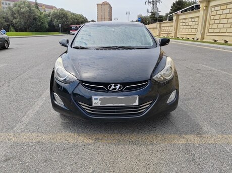 Hyundai Elantra 2012