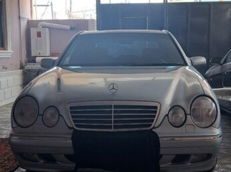 Mercedes E 220 d 2000