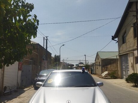 Mercedes E 220 d 2001