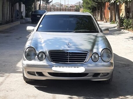 Mercedes E 240 2001