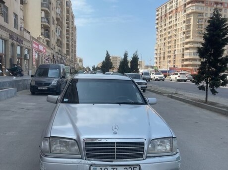 Mercedes C 180