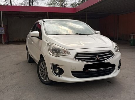 Mitsubishi Attrage 2015