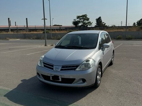 Nissan Tiida 2012