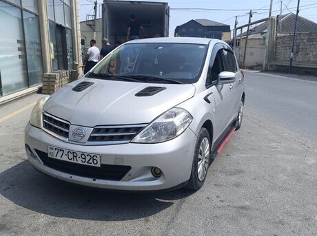 Nissan Tiida 2012