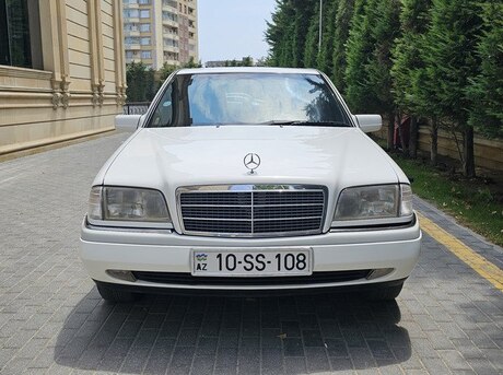 Mercedes C 180