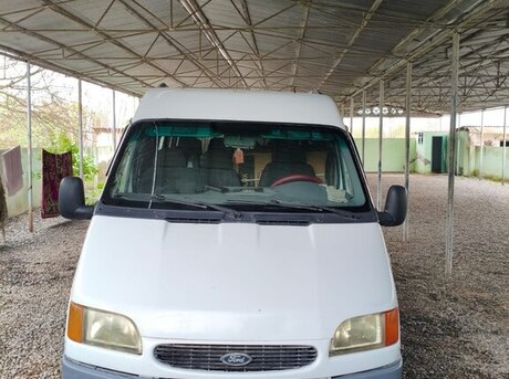 Ford Transit 2000