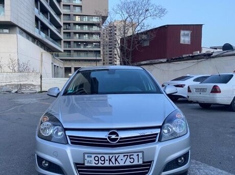 Opel Astra 2010