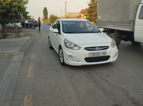 Hyundai Accent 2012