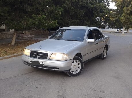 Mercedes C 180