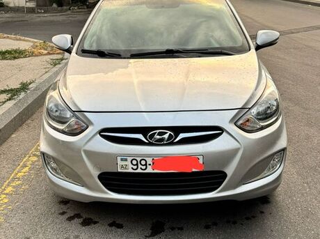 Hyundai Accent 2012