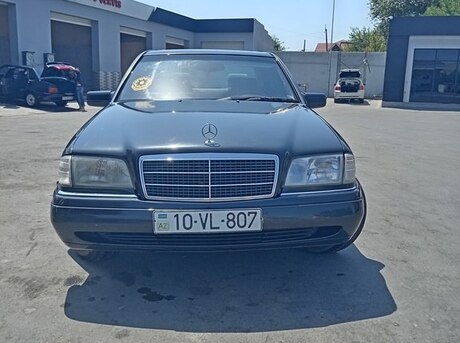 Mercedes C 180