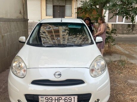 Nissan March 2012