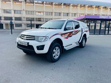 Mitsubishi L200 2011