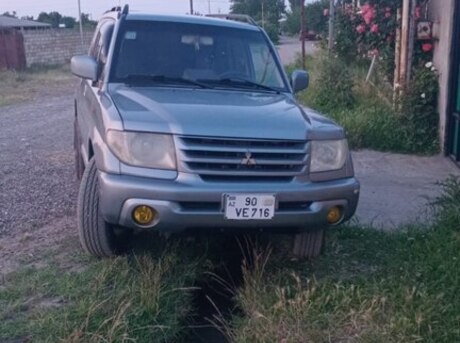 Mitsubishi Pajero io 2002