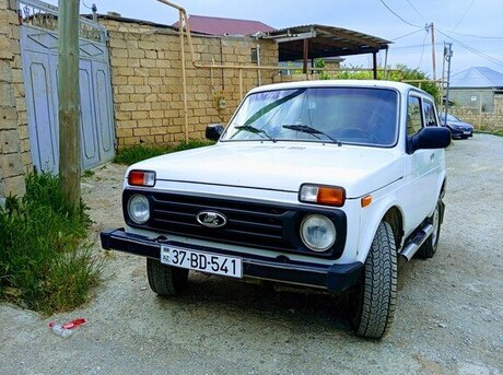 LADA (VAZ) Niva 2003