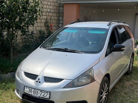 Mitsubishi Grandis 2003