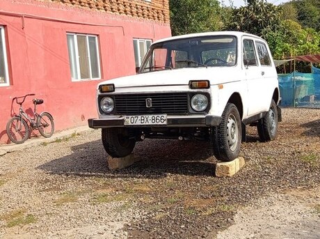 LADA (VAZ) Niva 1990