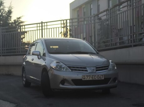 Nissan Tiida 2012