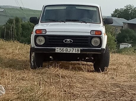 LADA (VAZ) Niva 2005