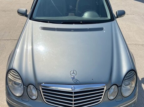 Mercedes E 240 2004