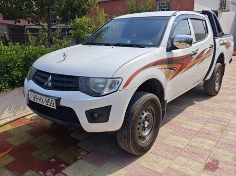 Mitsubishi L200 2014
