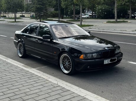 BMW 528