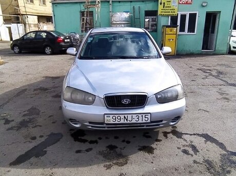 Hyundai Elantra 2001