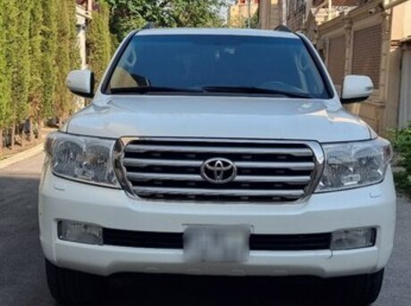 Toyota Land Cruiser 2011